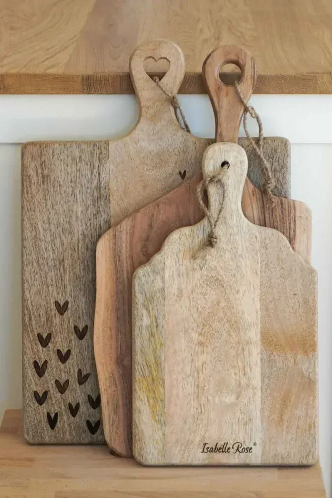 Kvalitní dřevěné prkénko - akát - 25 × 15 cm 