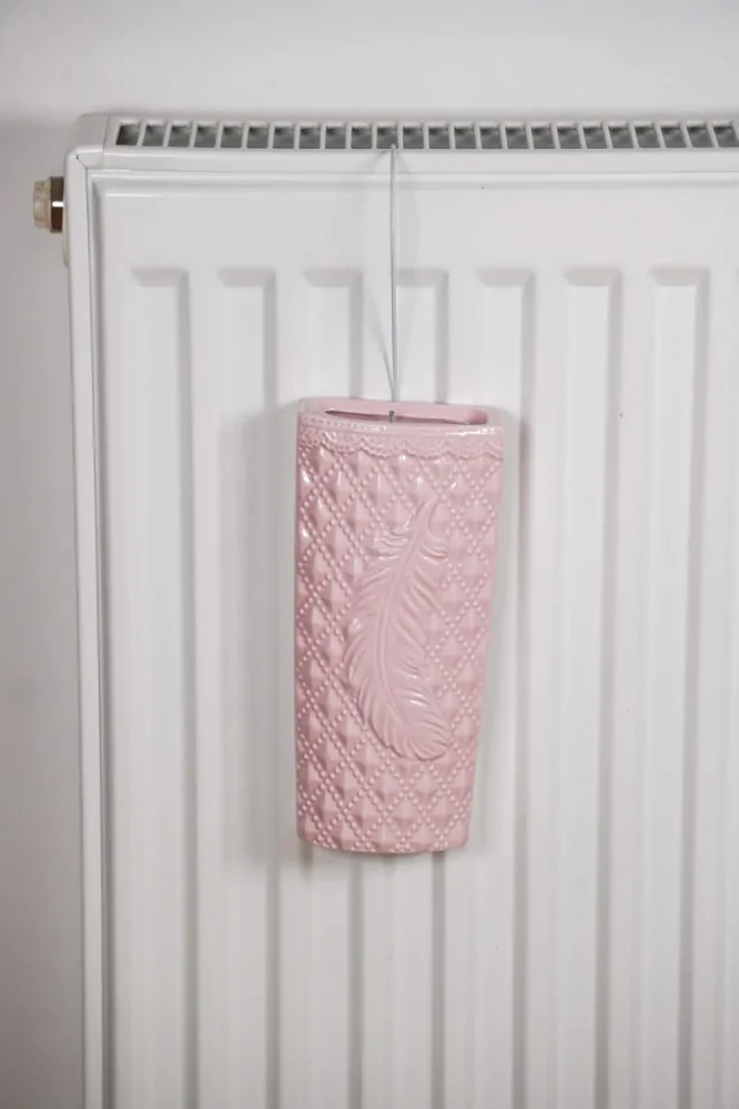 Keramický zvlhčovač – růžový s pírkem 250 ml | Isabelle Rose