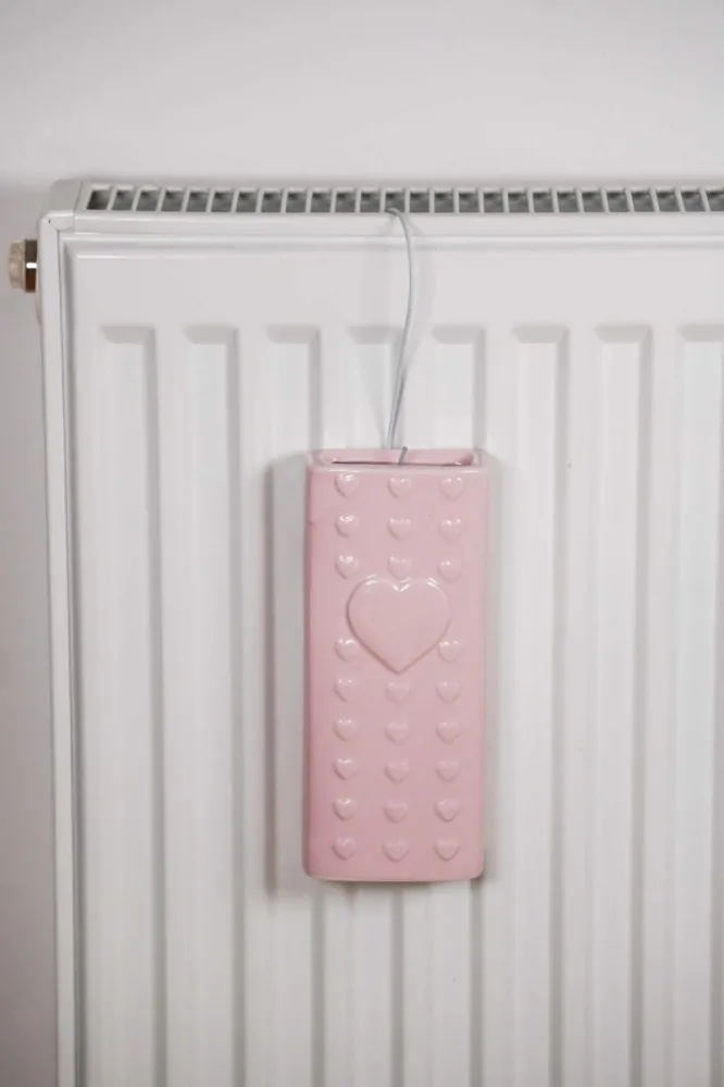 Keramický zvlhčovač – růžový se srdíčkem 250 ml | Isabelle Rose