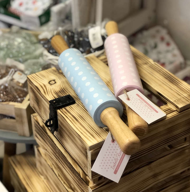 Silikonový váleček světle růžový s puntíky 38 cm