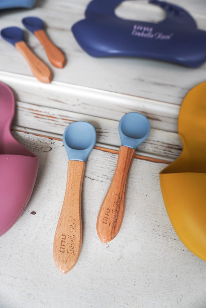 Silikonová lžička pastelově modrá s bambusovou rukojetí 14 cm 