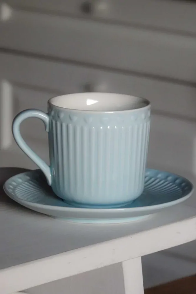 Porcelánový šálek s podšálkem pastelově modrý