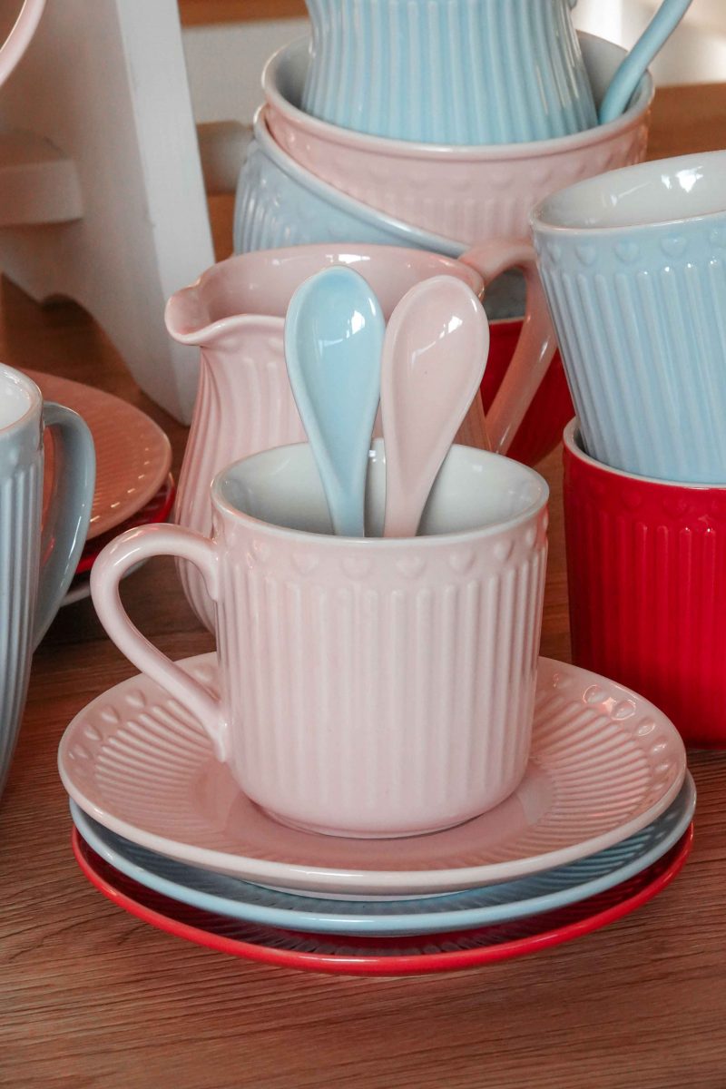 Porcelánový šálek s podšálkem pastelově růžový 