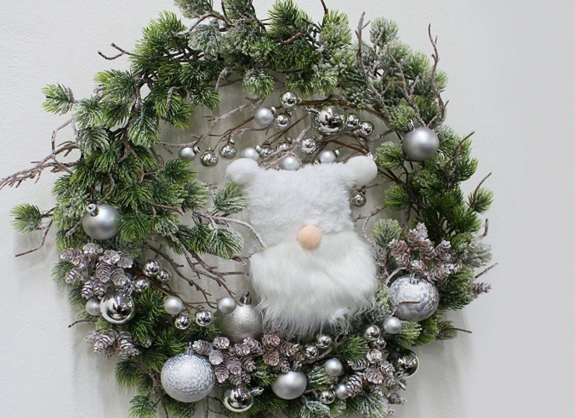 Dekorace skřítek k zavěšení bílý 16x21 cm