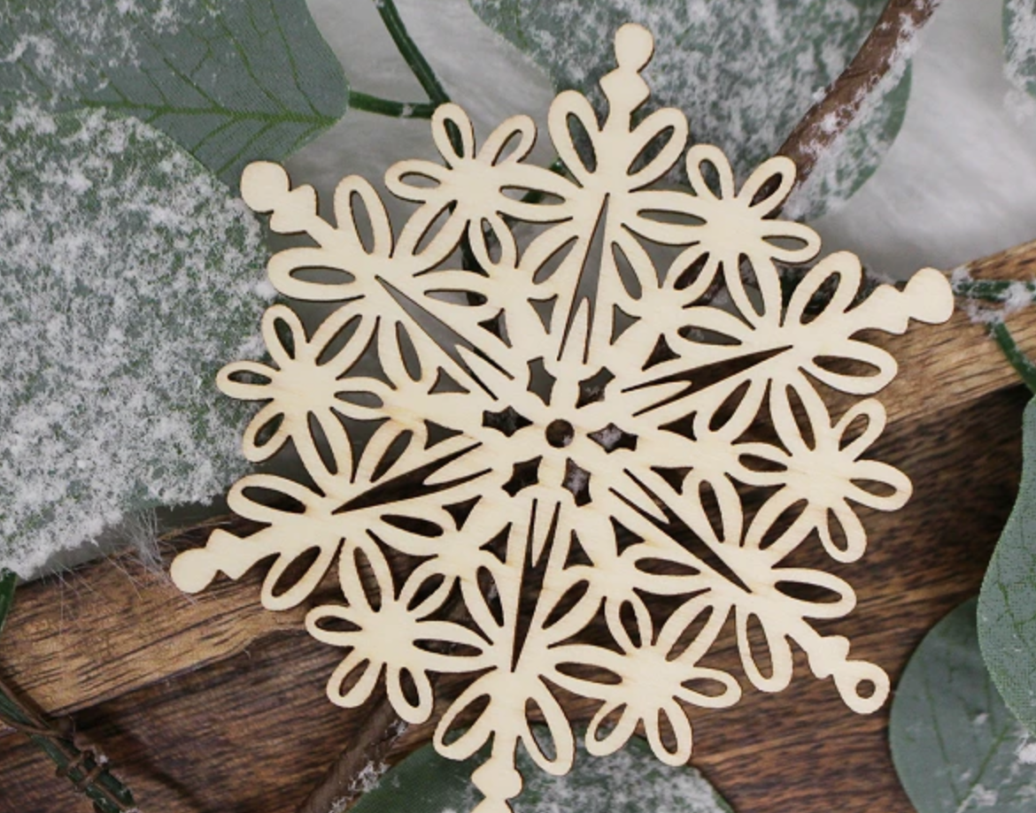 Dřevěná vločka vánoční 10 cm k zavěšení 2 ks