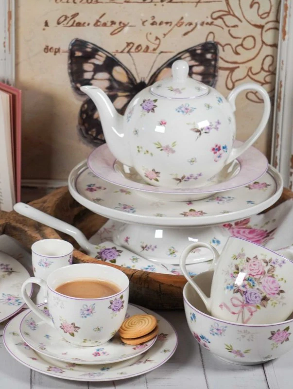 Porcelánový šálek s podšálkem Flora 220 ml – jemný květinový set pro stylové chvíle